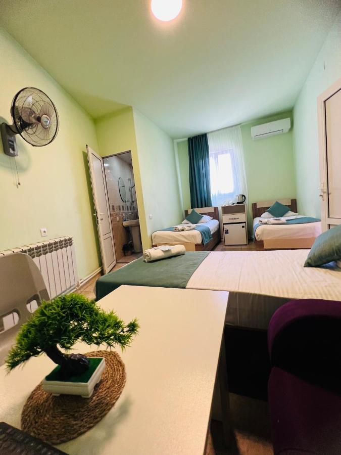 Marnar Hotel 耶烈万 外观 照片