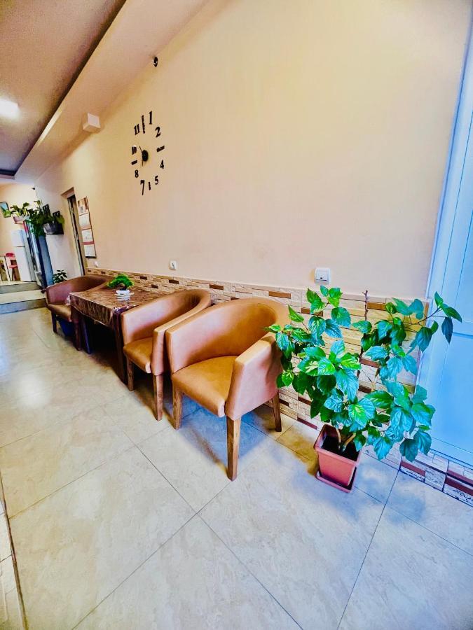 Marnar Hotel 耶烈万 外观 照片