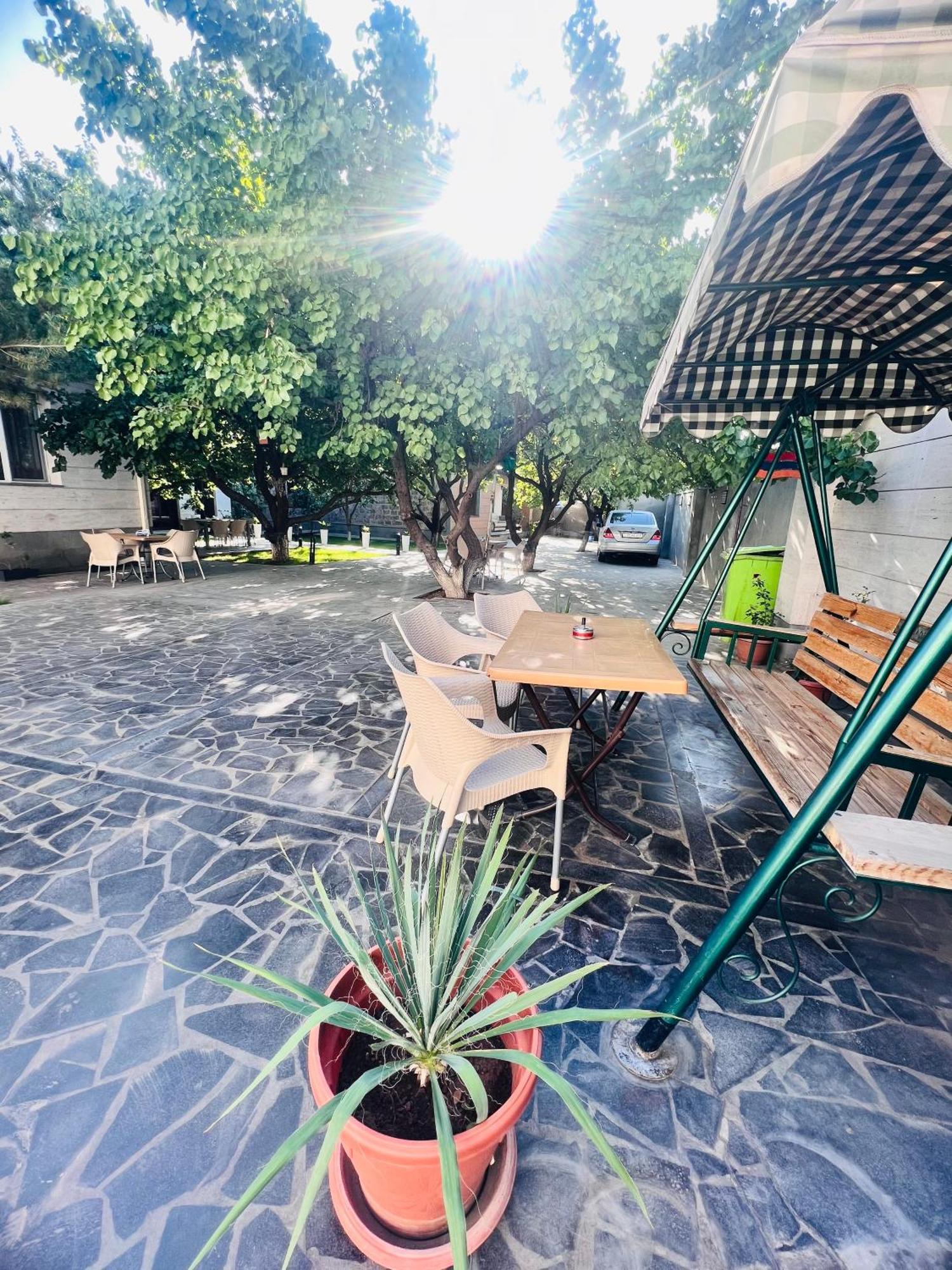 Marnar Hotel 耶烈万 外观 照片