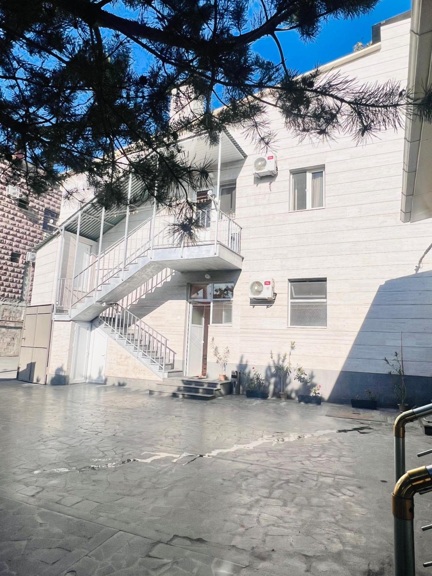 Marnar Hotel 耶烈万 外观 照片