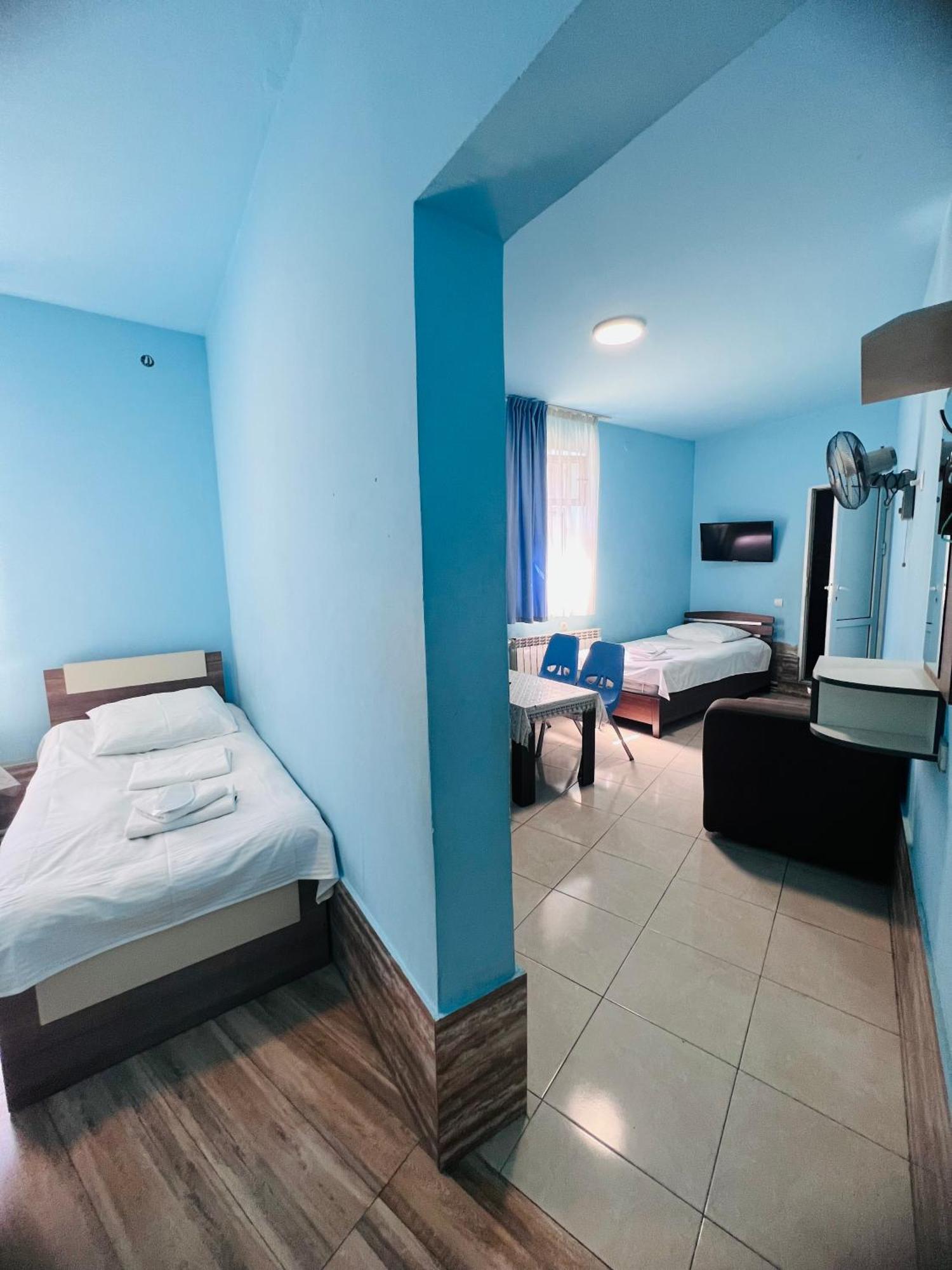 Marnar Hotel 耶烈万 外观 照片