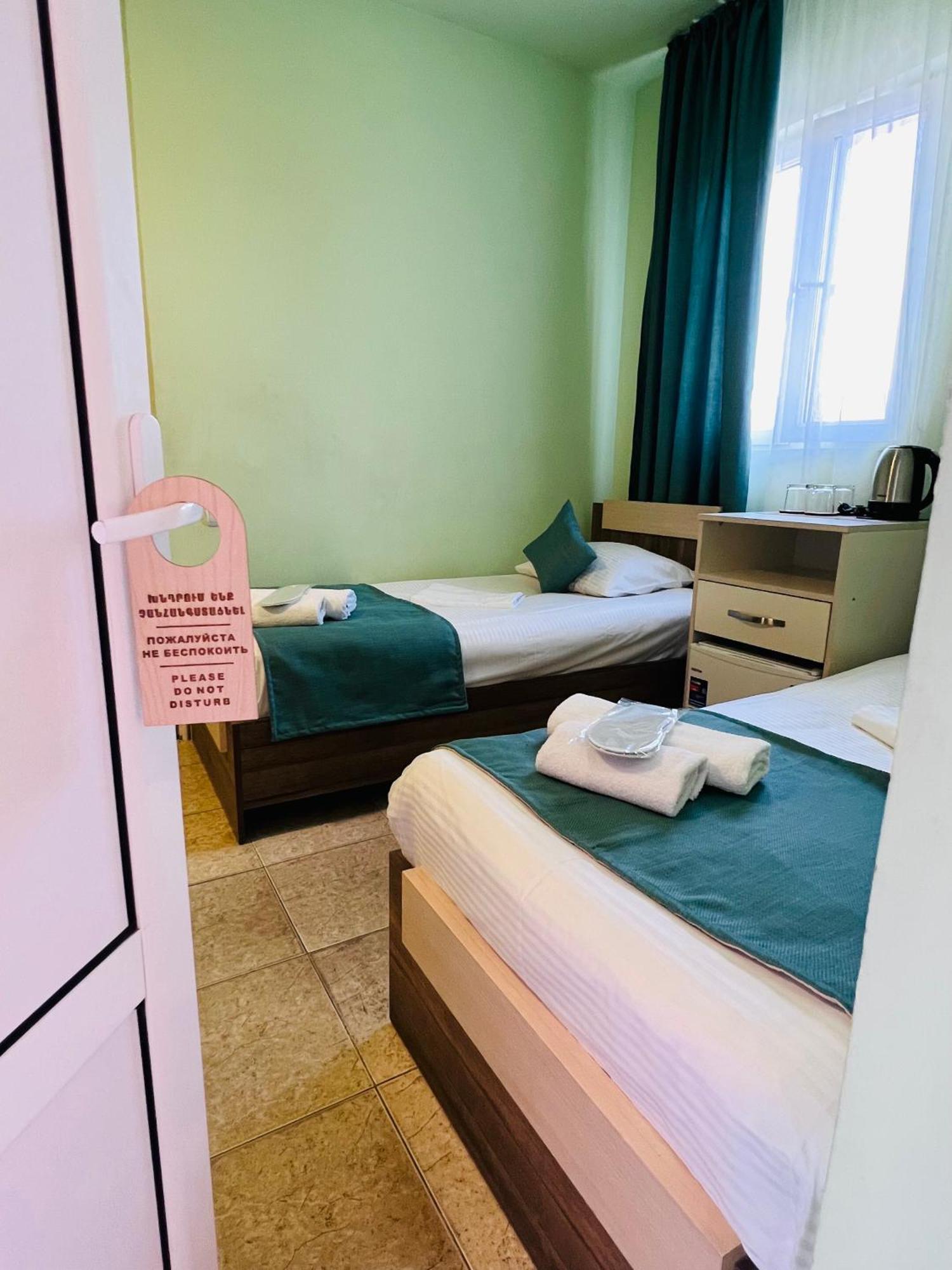 Marnar Hotel 耶烈万 外观 照片