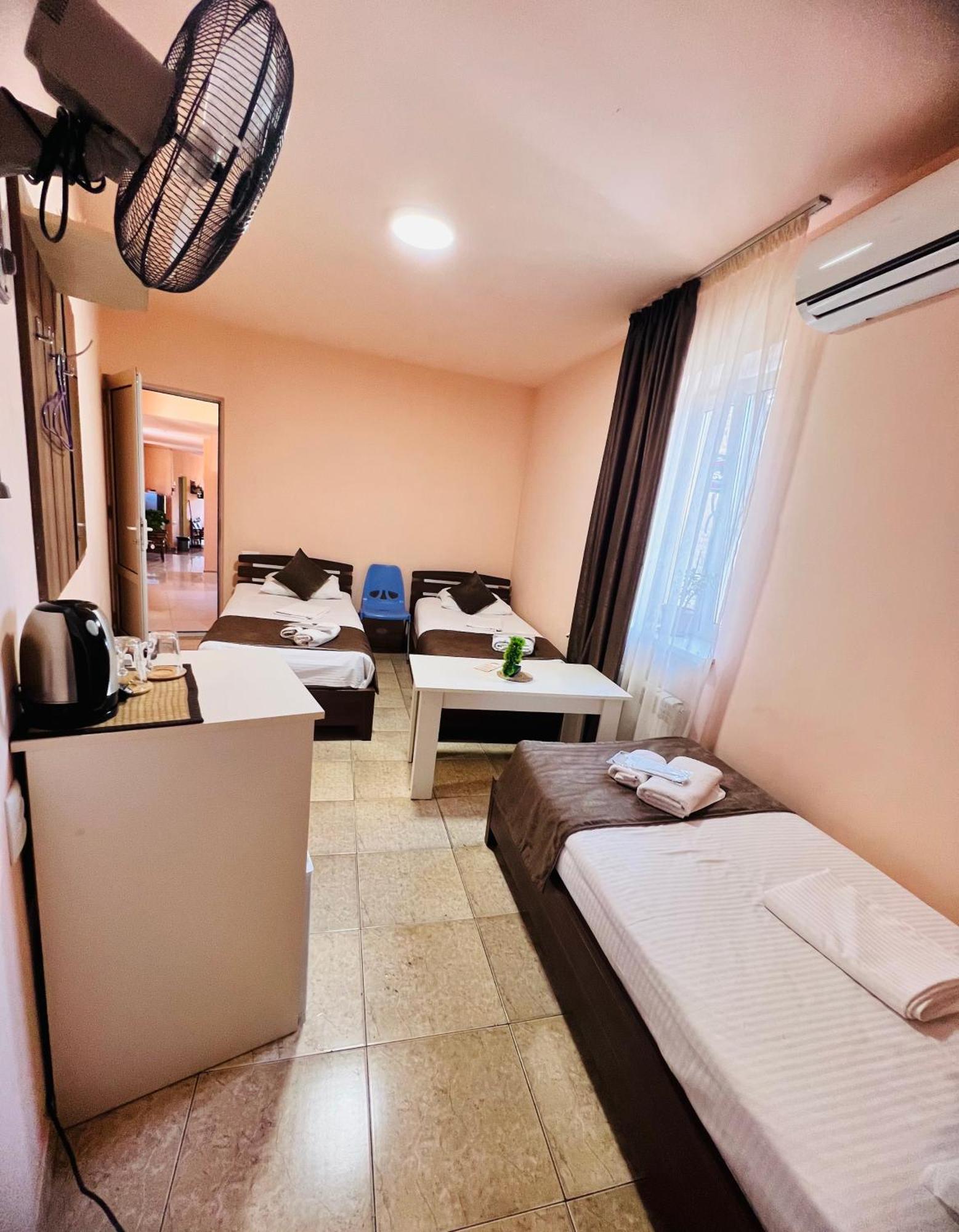 Marnar Hotel 耶烈万 外观 照片